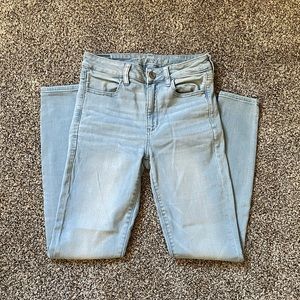 American eagle high-rise skinny jeans. Light wash
